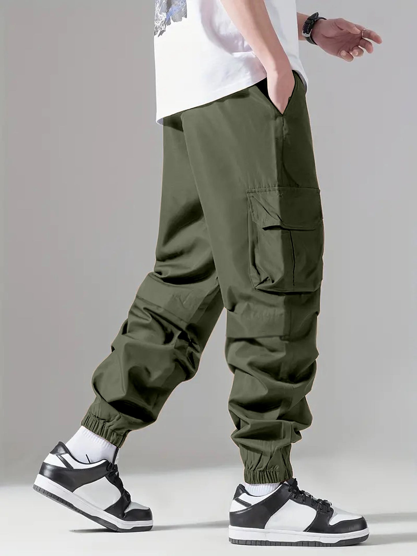 Men's Regular Fit Cotton Cargo Pants with Multiple Pockets